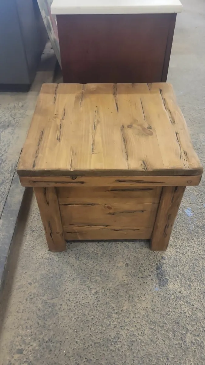 Vintage reclaimed pine rustic style trunk - Image 2