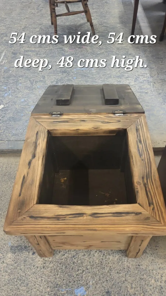 Vintage reclaimed pine rustic style trunk - Image 3