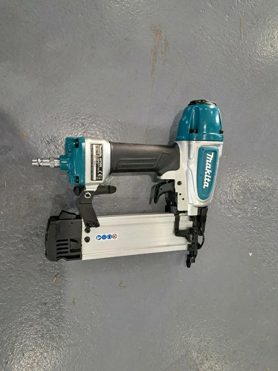 Makita 18g Nail Gun - Image 1