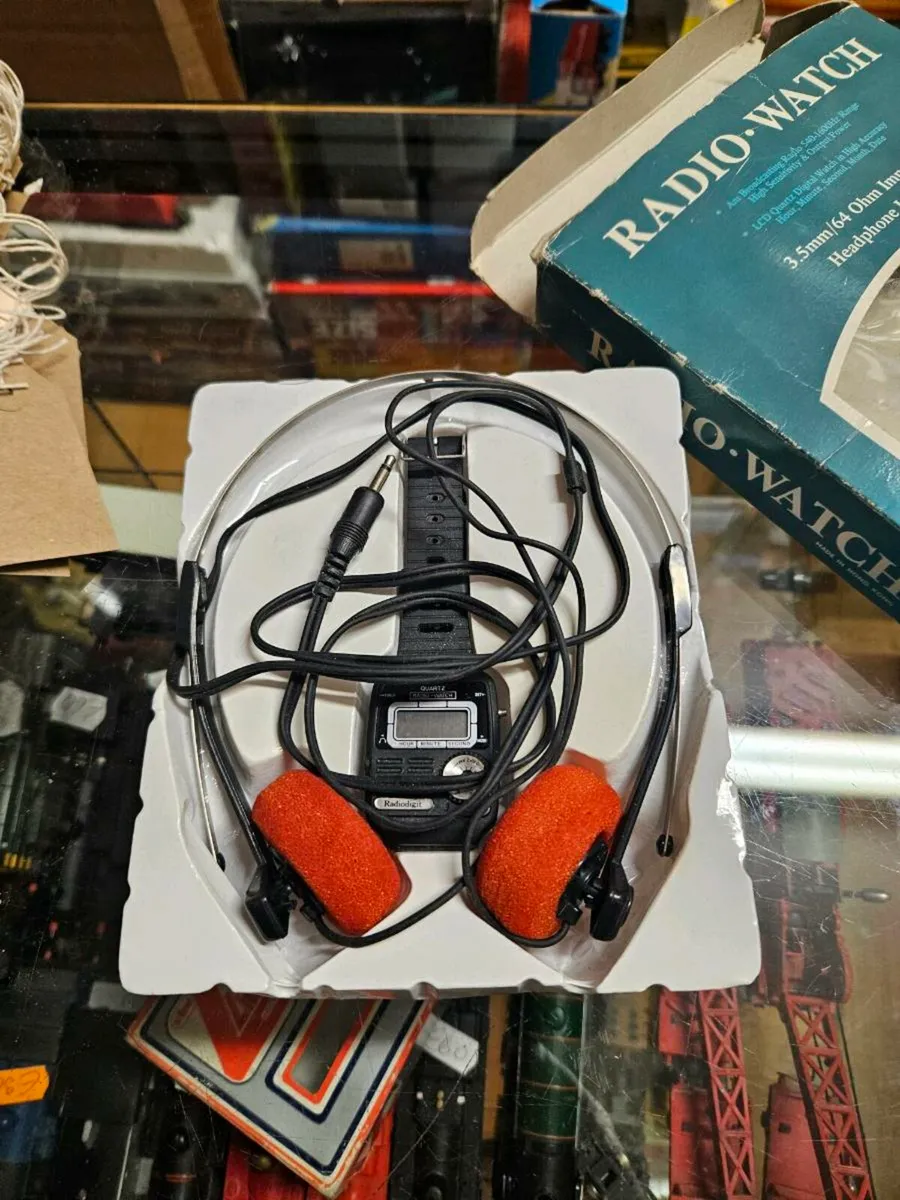 Vintage Radio Watch - Image 2