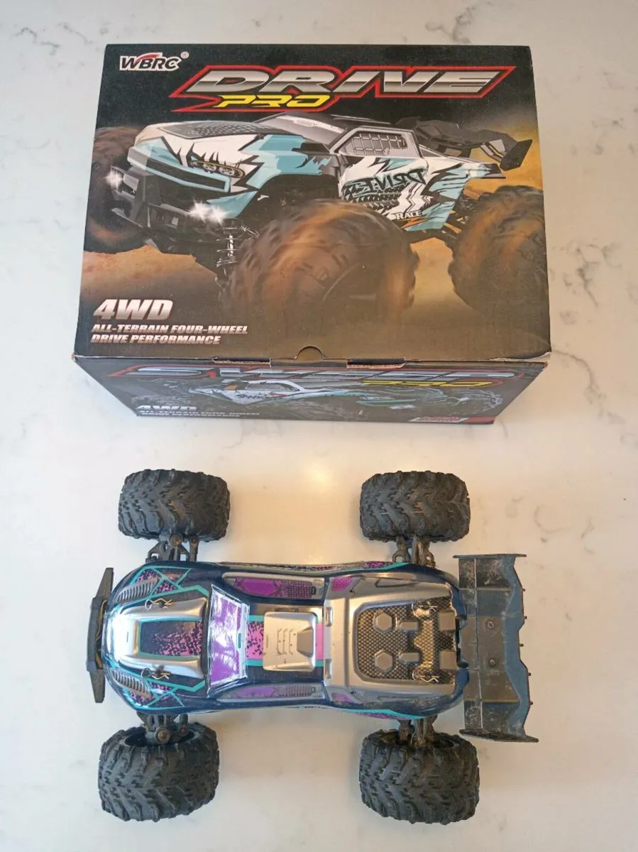 WBRC race car (new) - Image 1