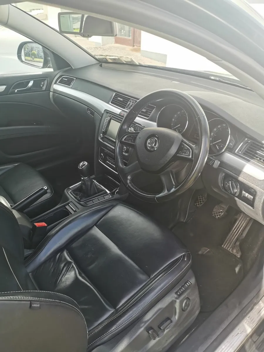 Skoda Superb 2015 - Image 1