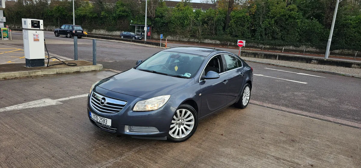 Opel Insignia Fully serviced 2011 - Image 1