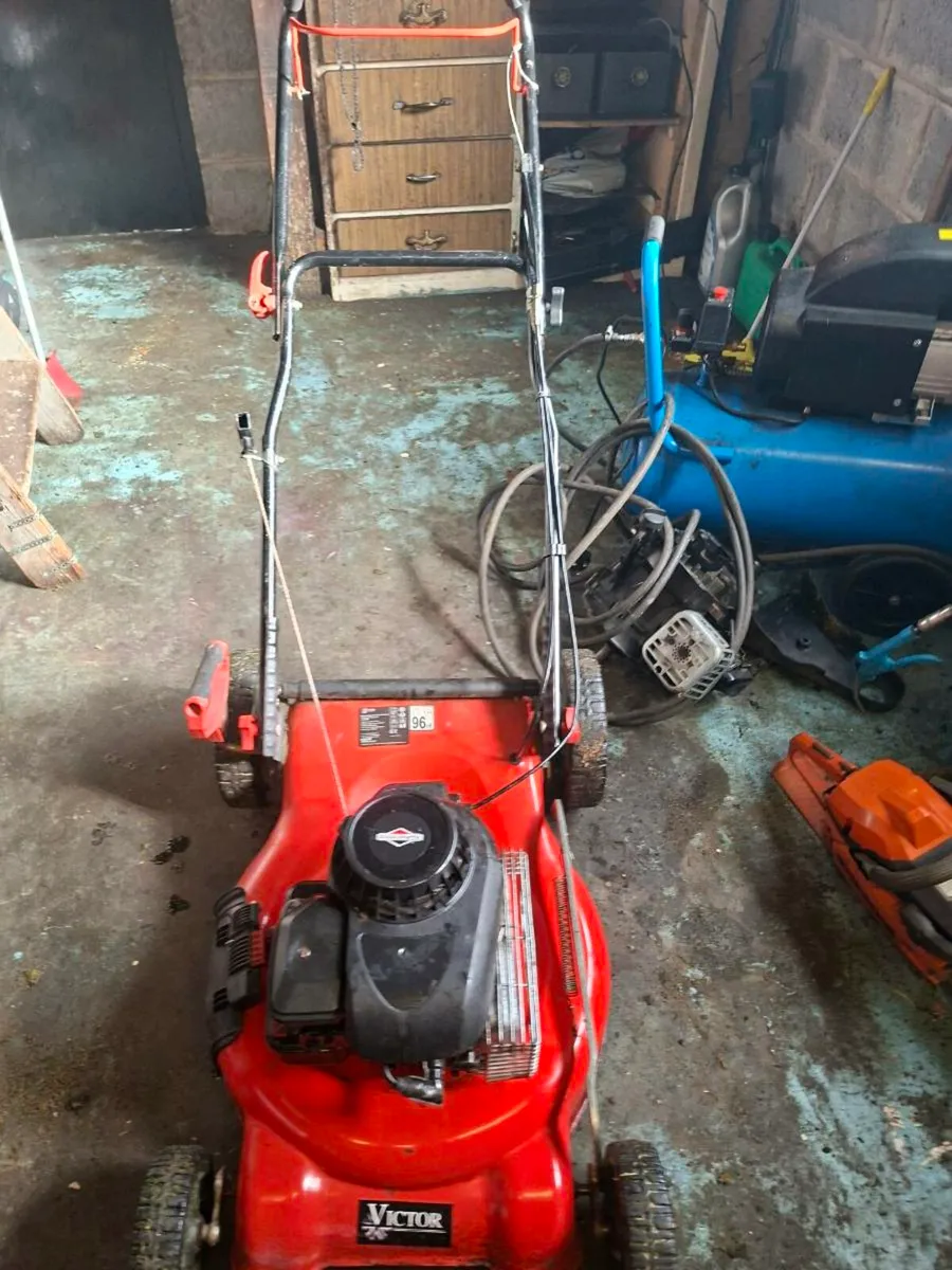 Victor lawnmower push - Image 2