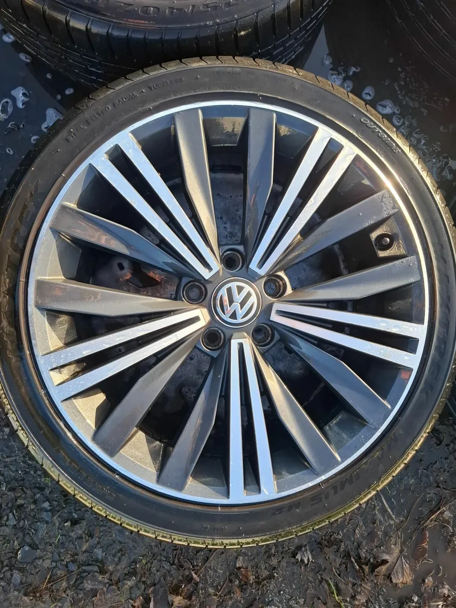 18" Genuine Vw Alloys with tyres - Image 1