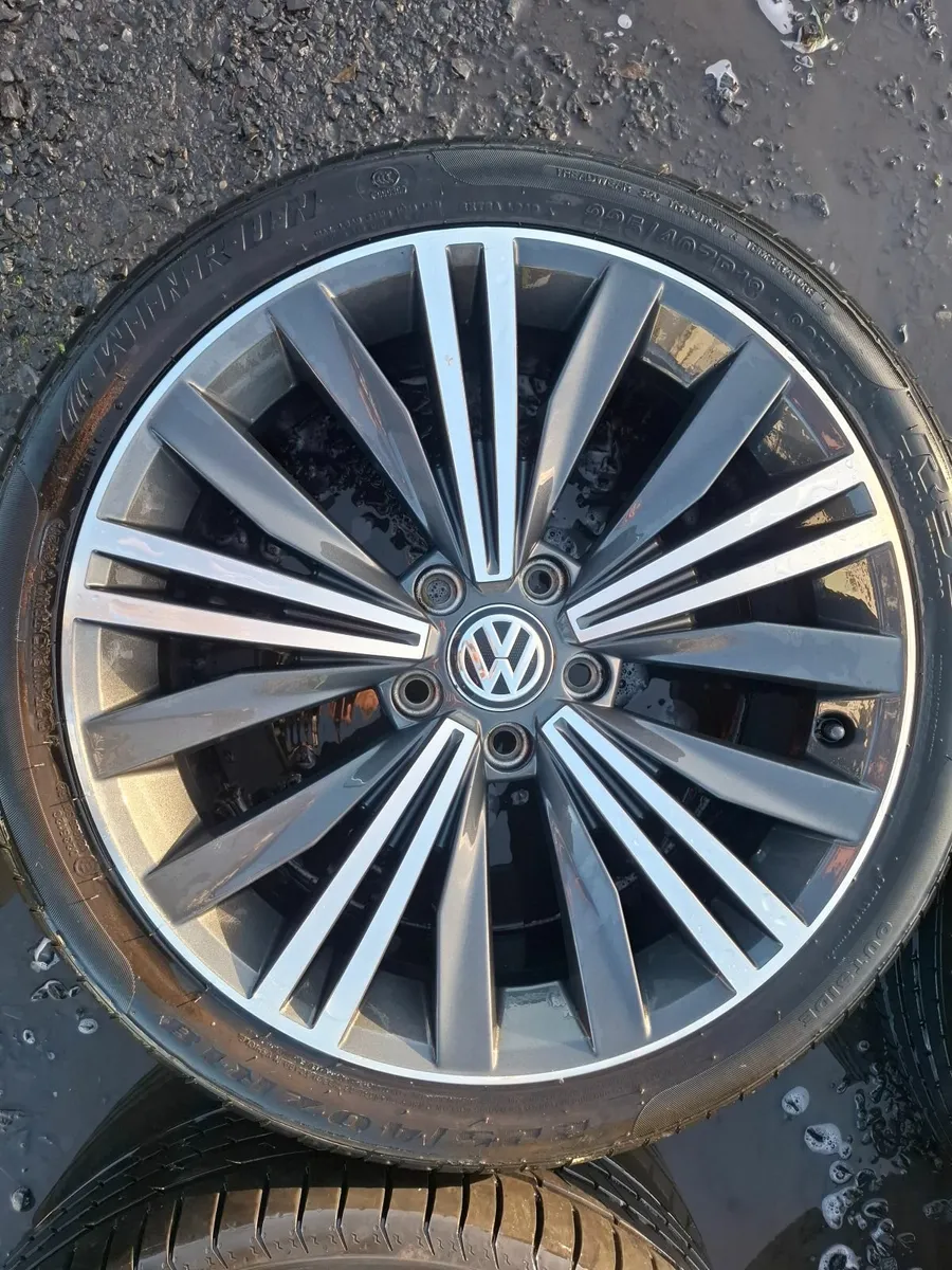 18" Genuine Vw Alloys with tyres - Image 2