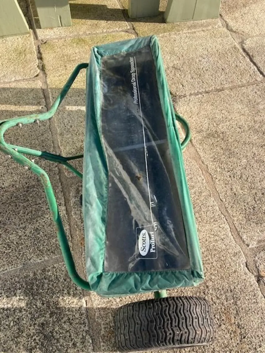 Scotts Proturf Professional Drop Spreader - Image 2