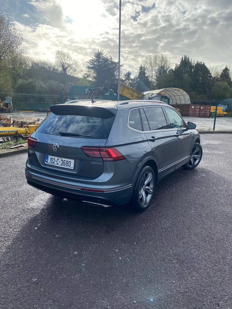 Volkswagen Tiguan all space R-line - Image 3