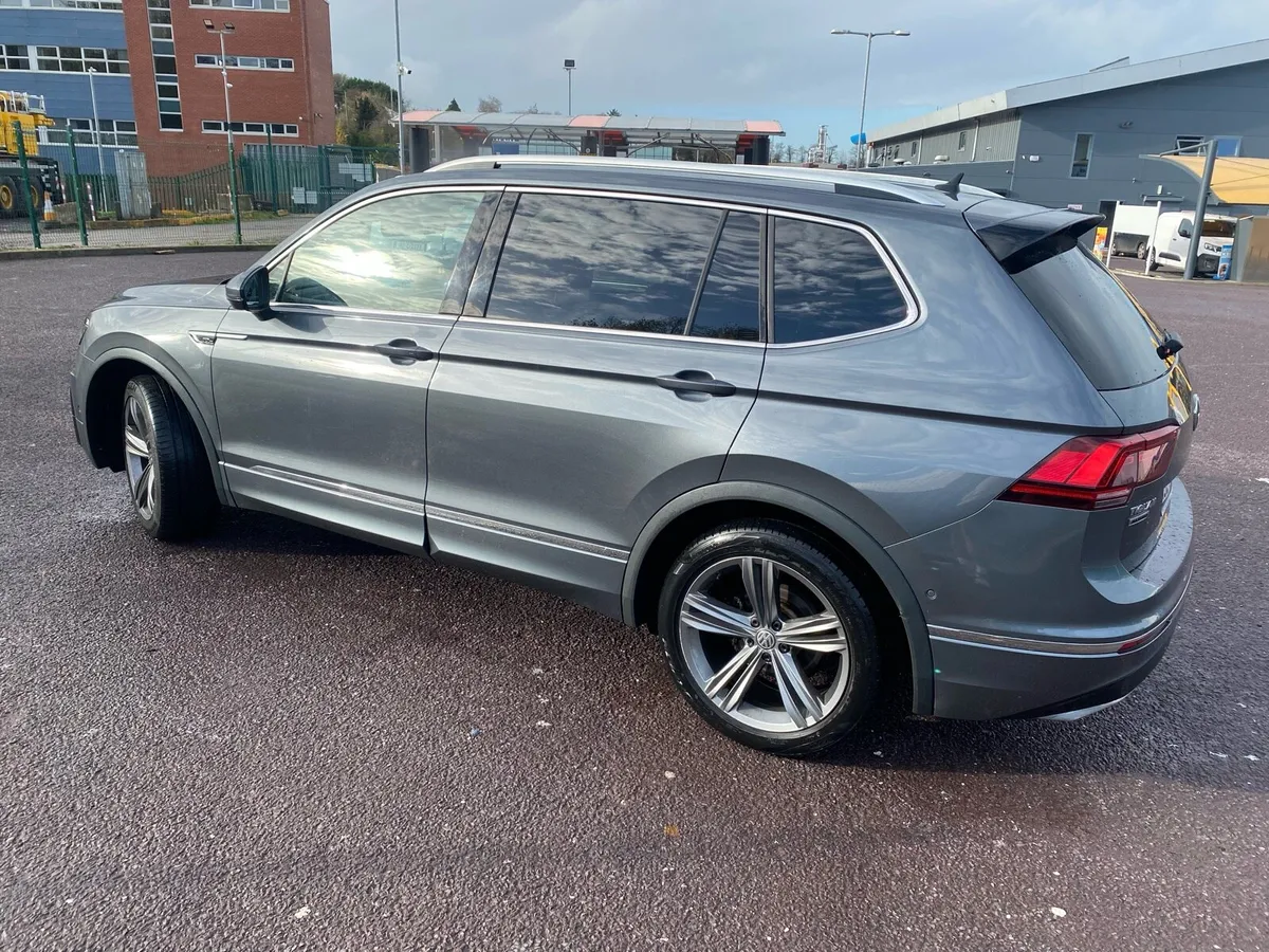 Volkswagen Tiguan all space R-line - Image 4