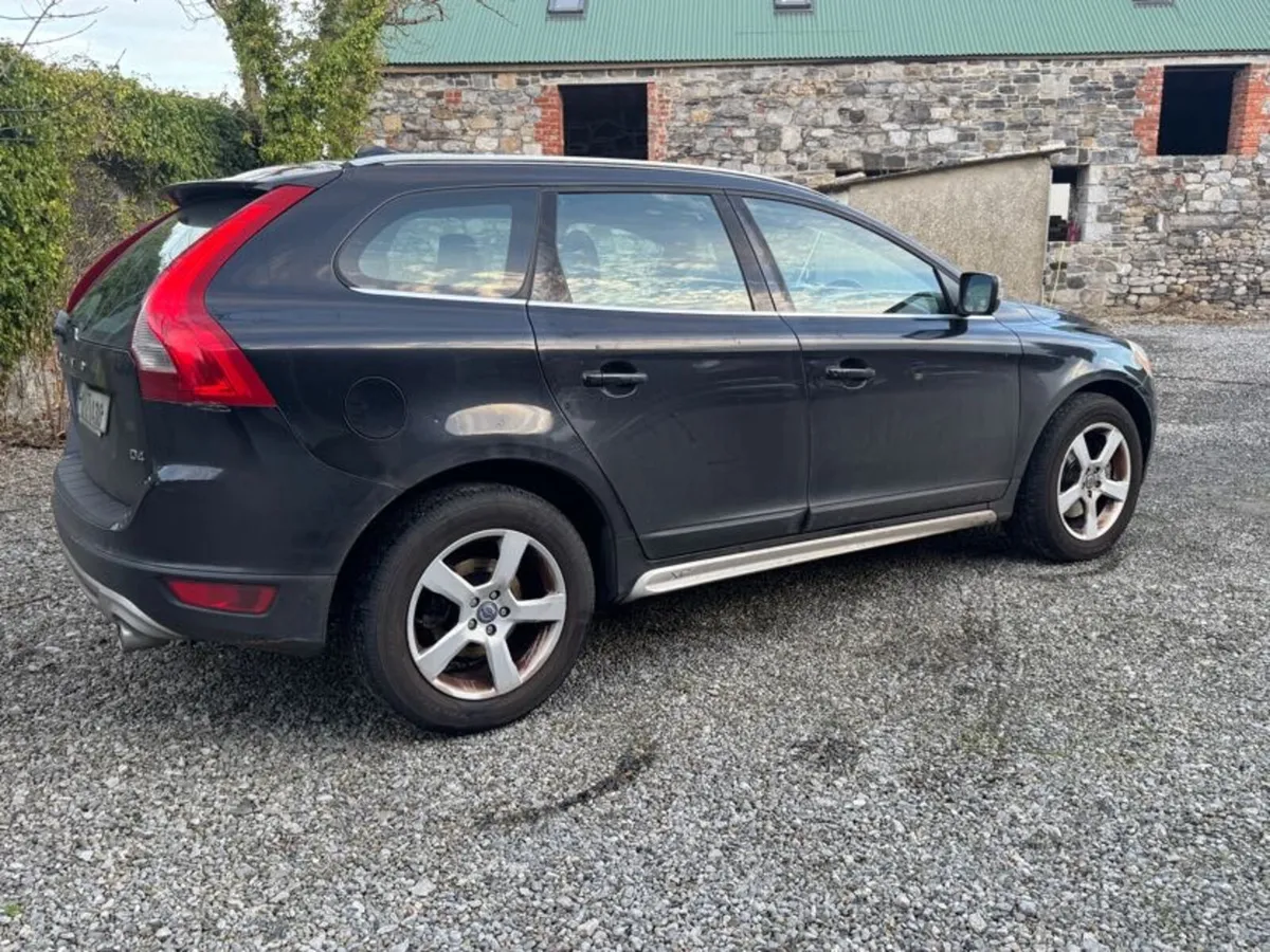 2012 Volvo XC60 2.0 Diesel R-Design - Image 3