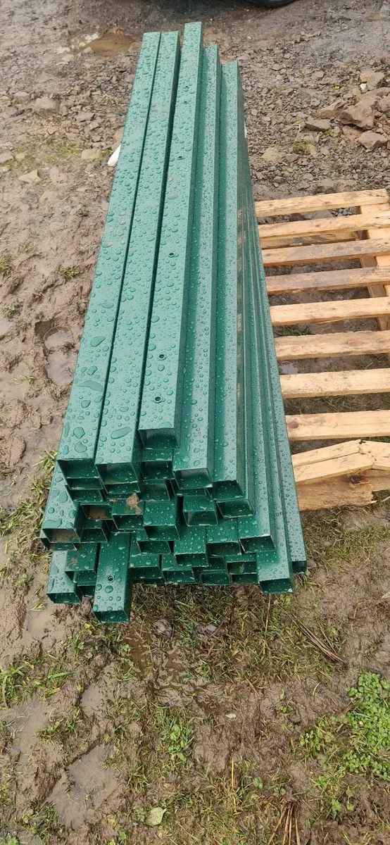 Double wire v-mesh fencing - Image 3