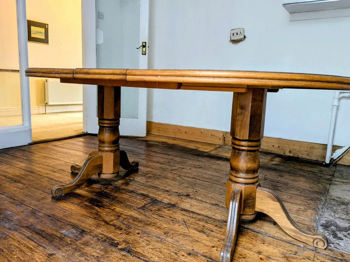 Kitchen table - Image 1