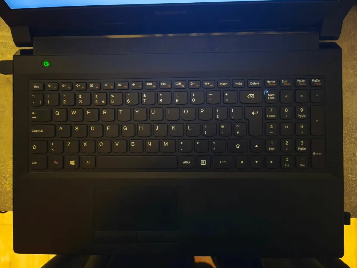 Black Lenovo 15,6" Windows 11 Laptop - Image 3