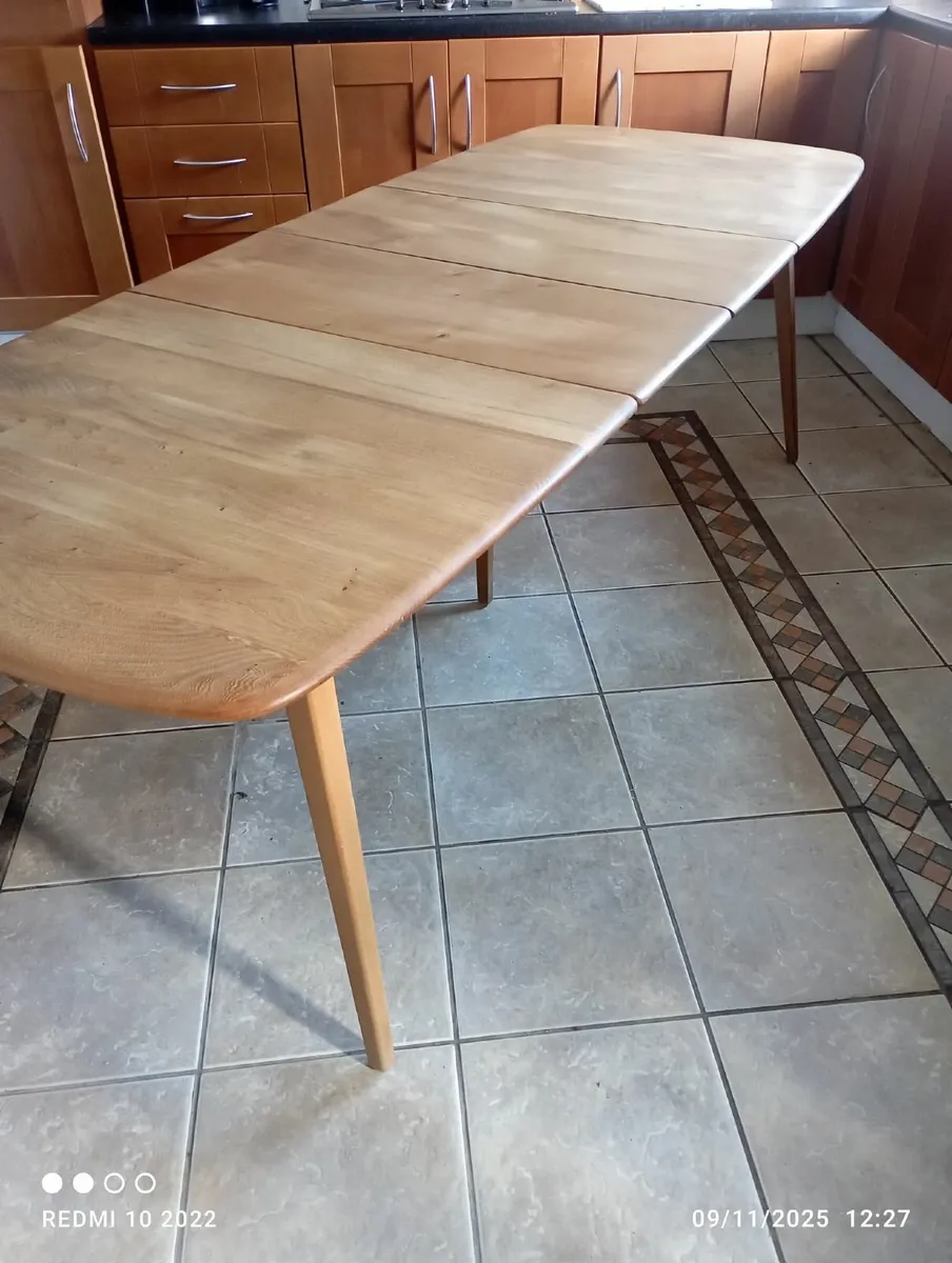 Vintage Ercol Grand Windsor Extendable 5 Leg Table - Image 1