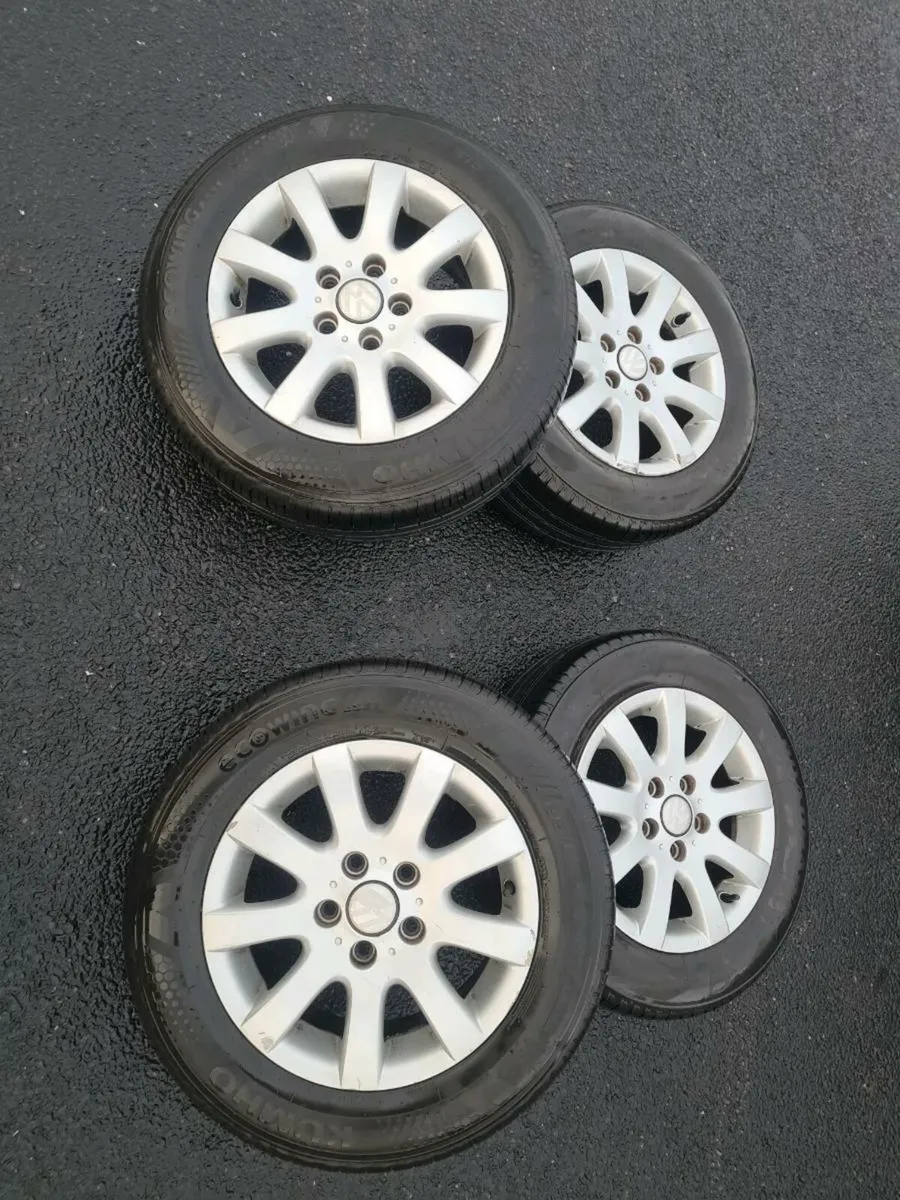 Volkswagen golf alloys size 15 - Image 1