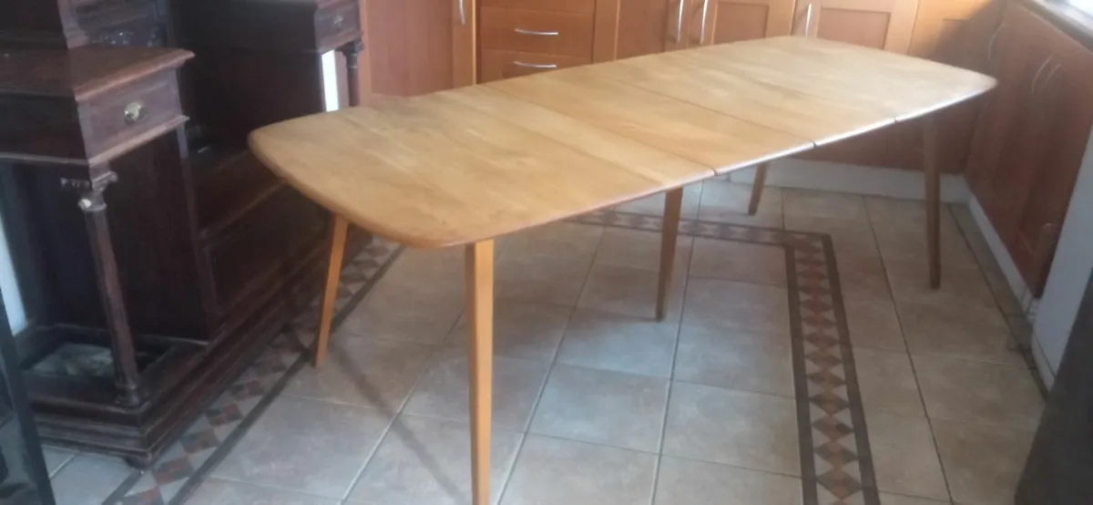 Vintage Ercol Grand Windsor Extendable 5 Leg Table - Image 2