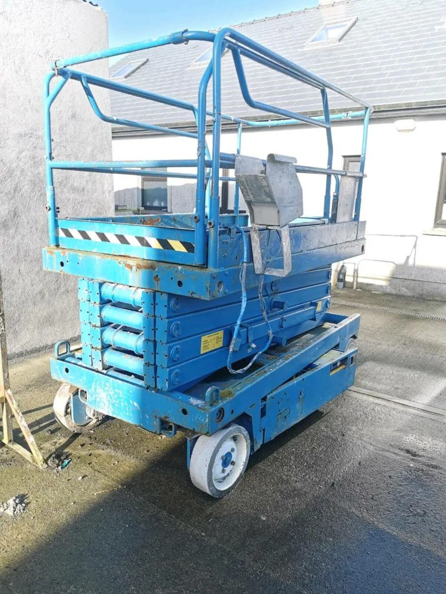Scissor lift - Image 2