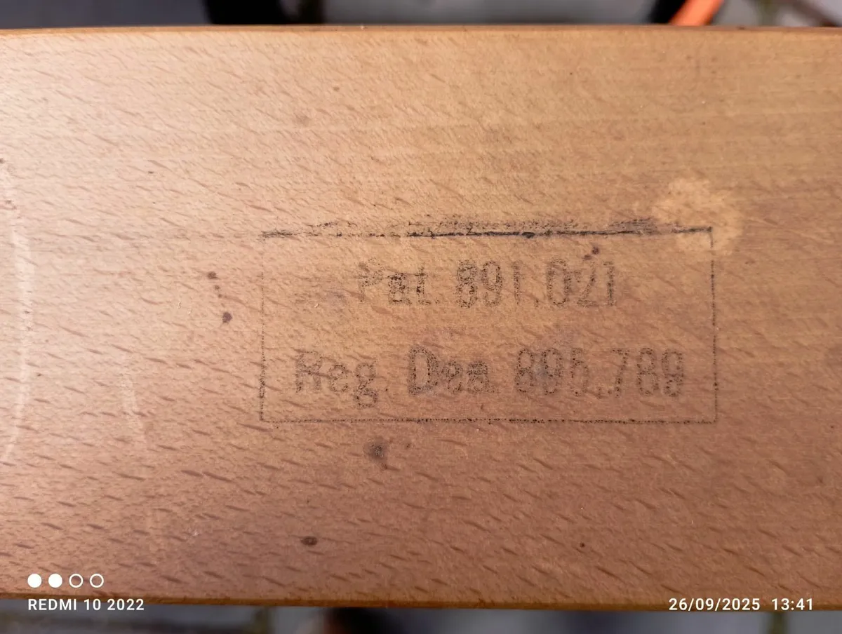 Vintage Ercol Grand Windsor Extendable 5 Leg Table - Image 4