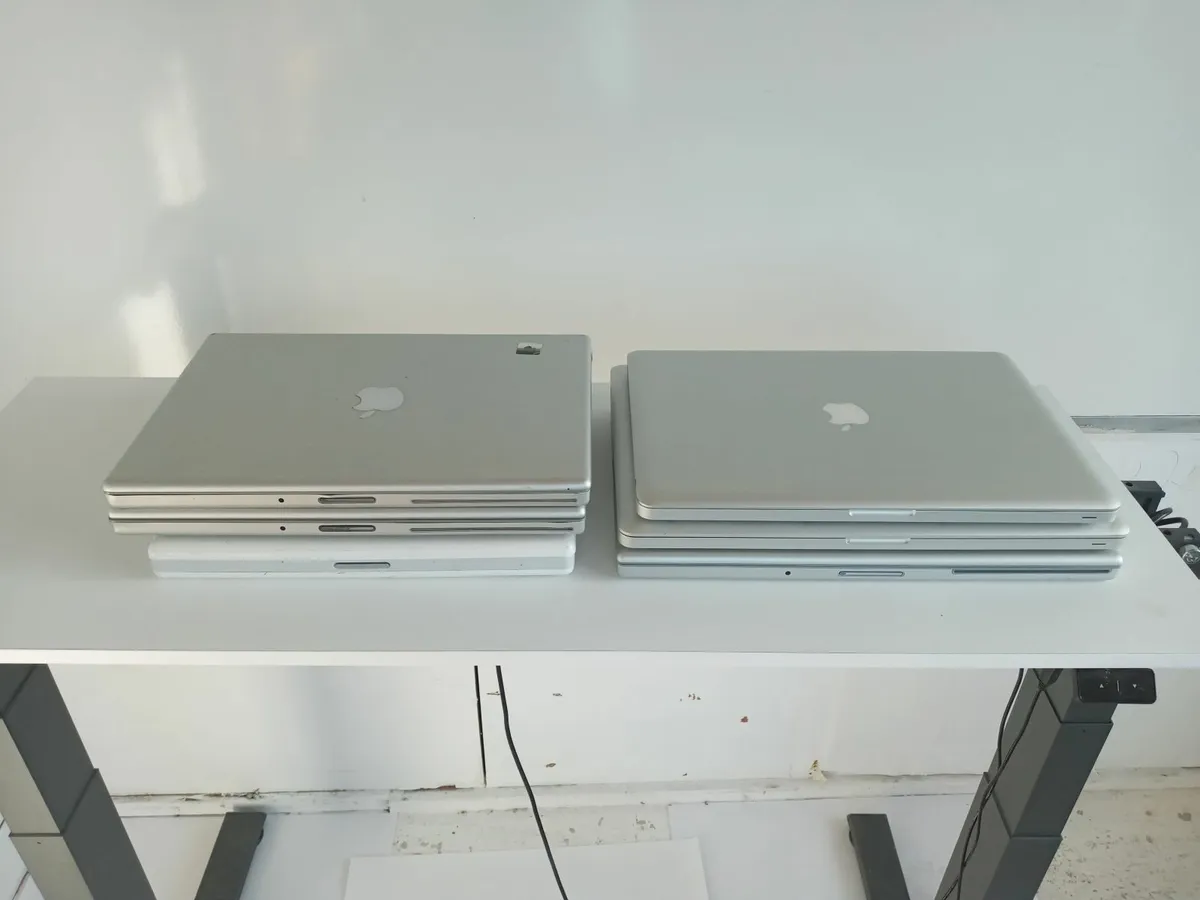 Lot of 6 x Old Apple Macbook Laptops for Parts - Image 1