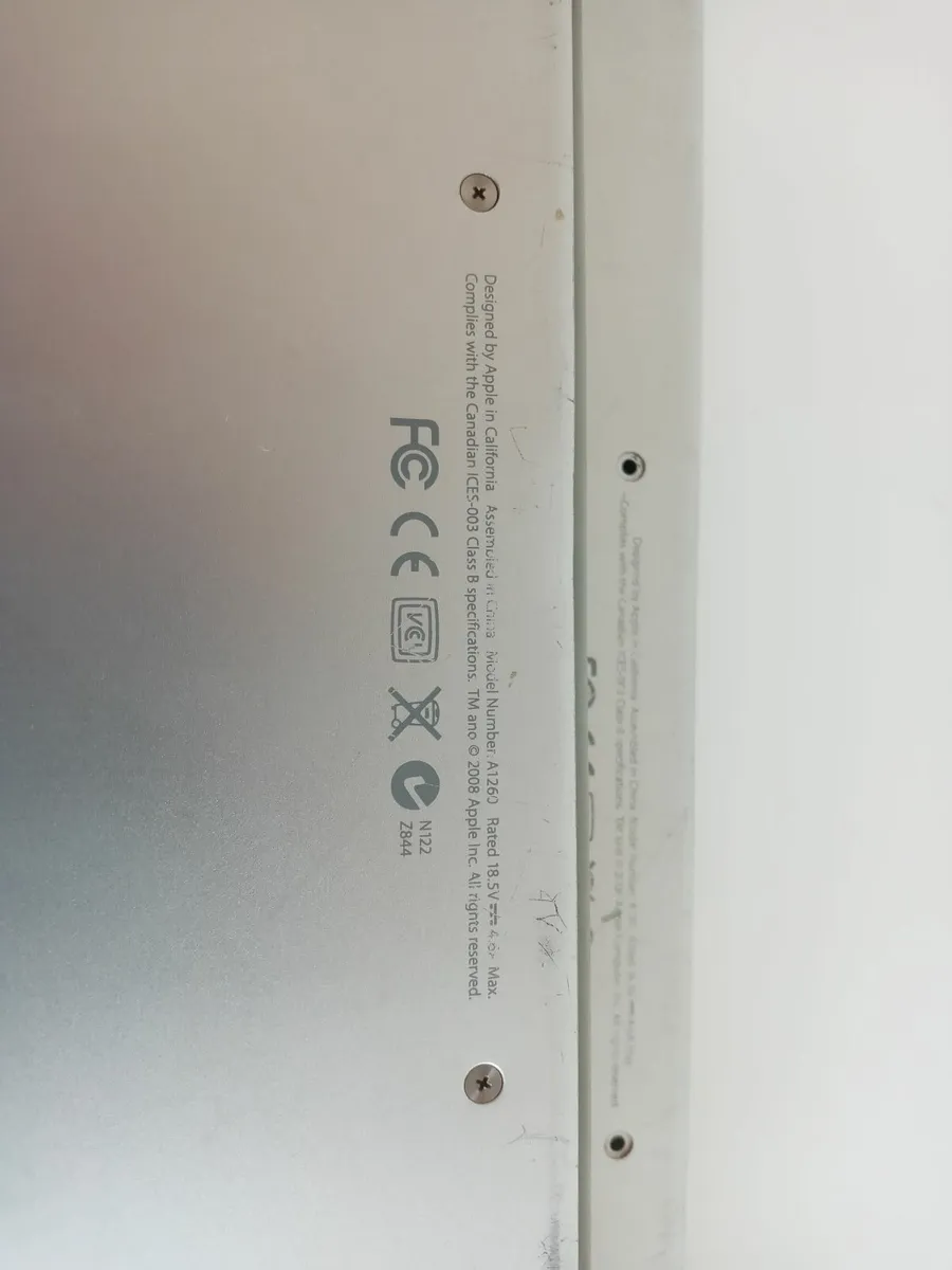 Lot of 6 x Old Apple Macbook Laptops for Parts - Image 4