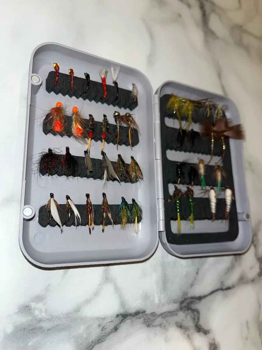 Fly fishing flies - 40 flies - with box - Image 1