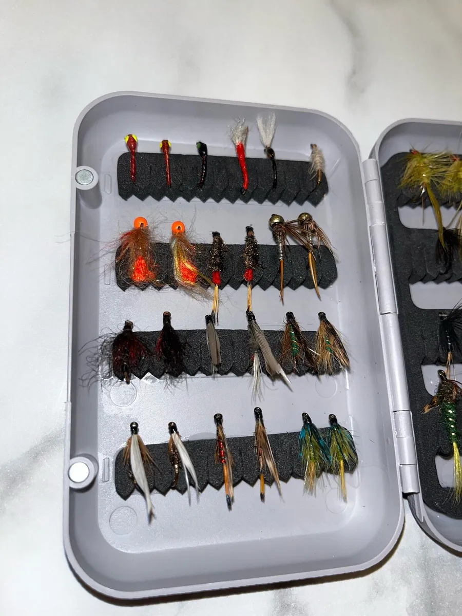 Fly fishing flies - 40 flies - with box - Image 2