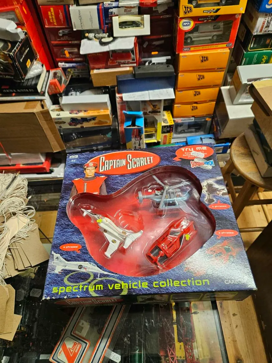 Corgi Captain Scarlet Set - Image 1