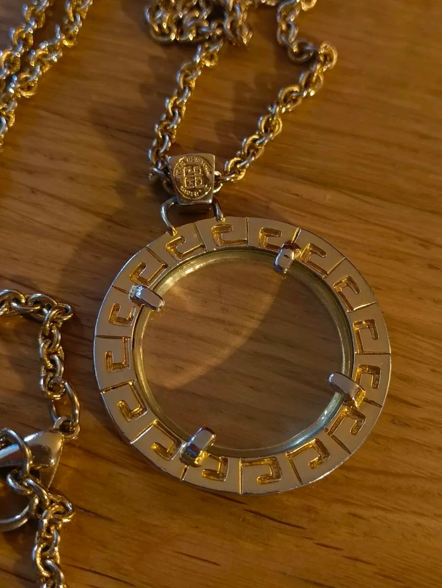 Vintage Givenchy magnifying necklace - Image 4