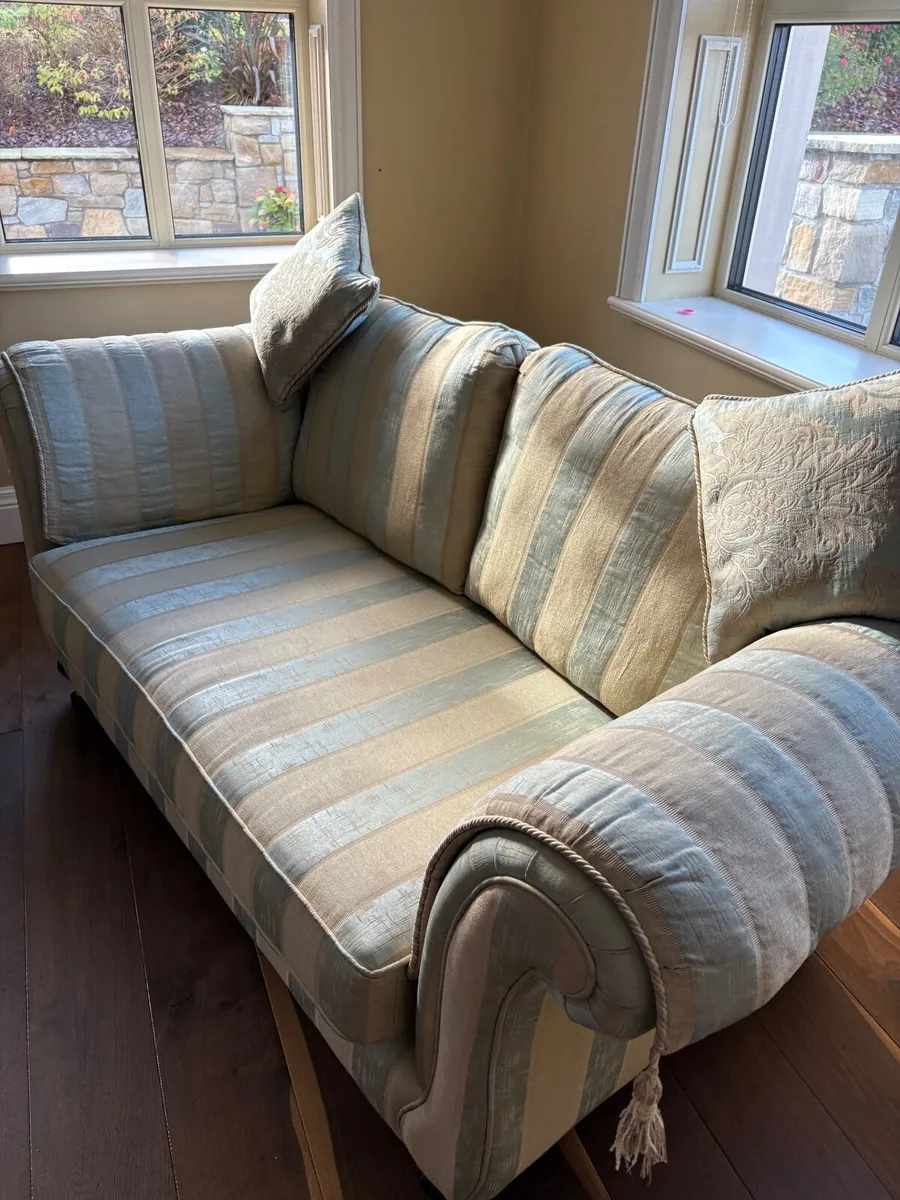 Couch - 2 seater couch for sale - Image 4