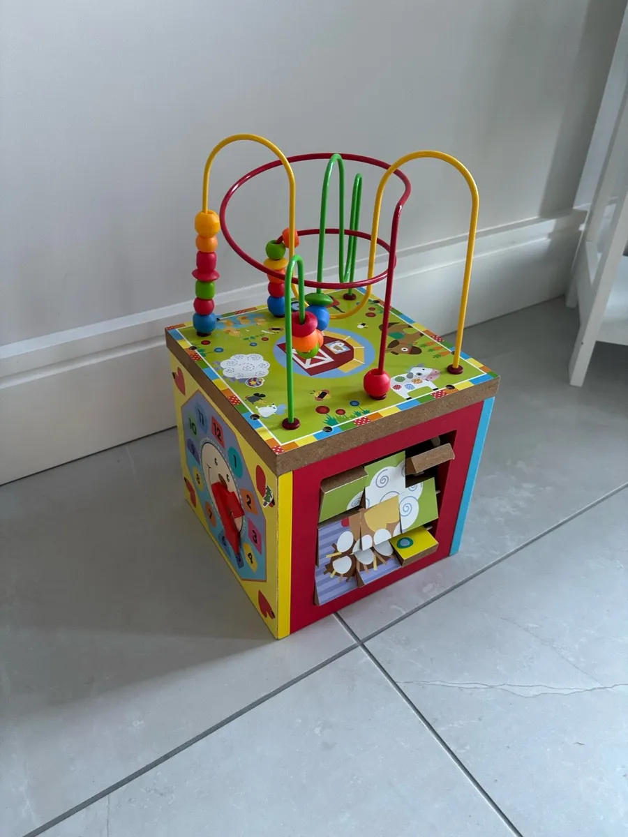Wooden toy activity cube - Image 1