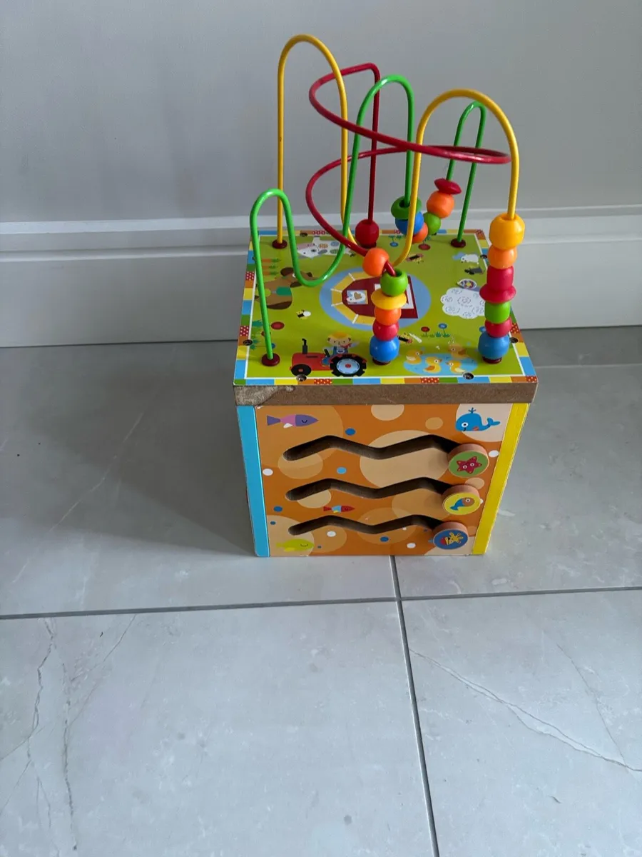 Wooden toy activity cube - Image 3