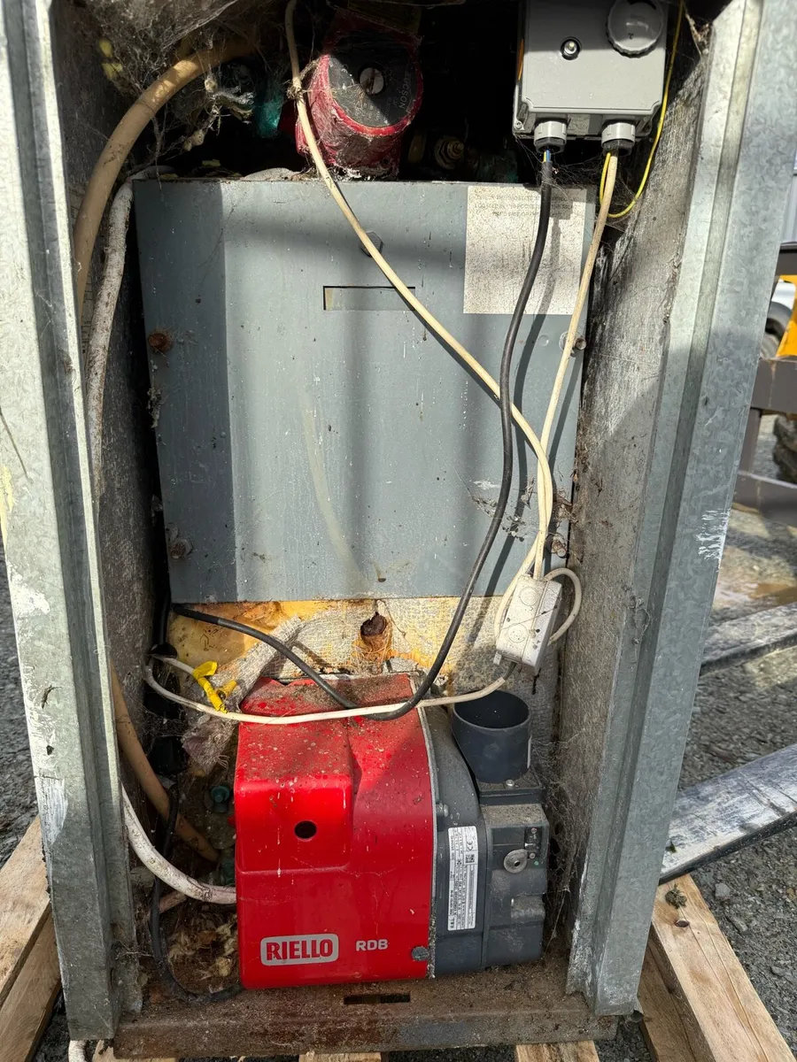 Oil boiler - Image 1