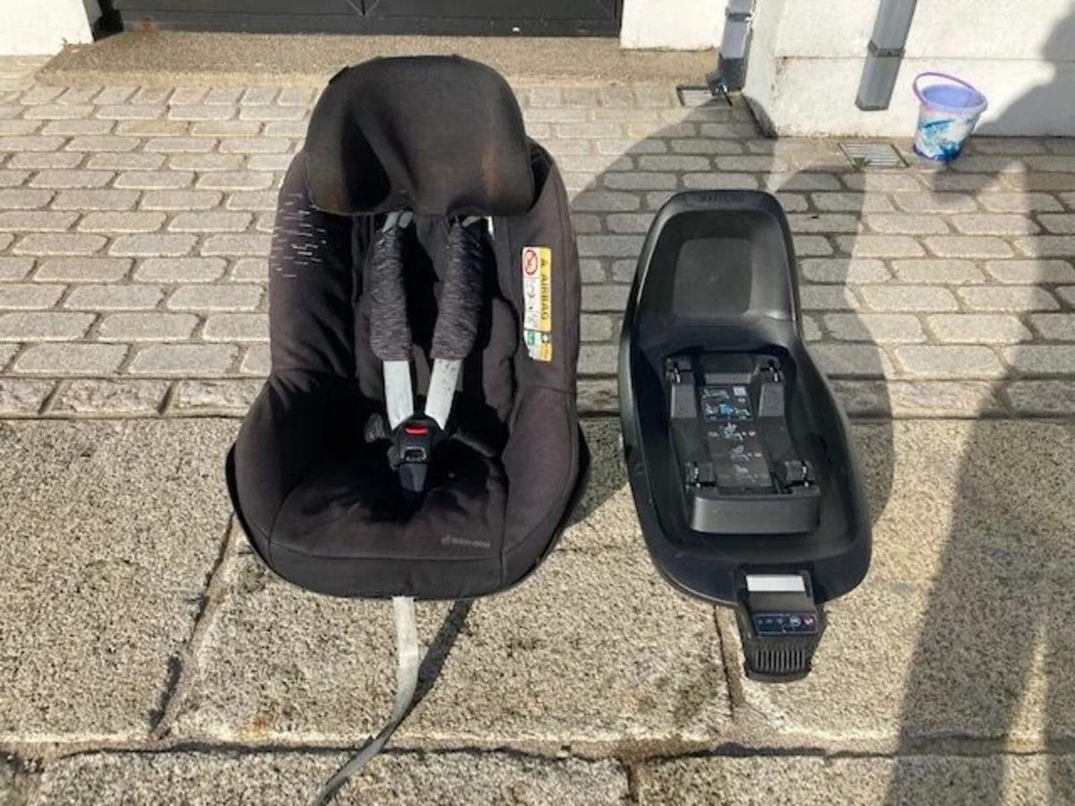 Maxi Cosi Pearl With 2 Way Isofix