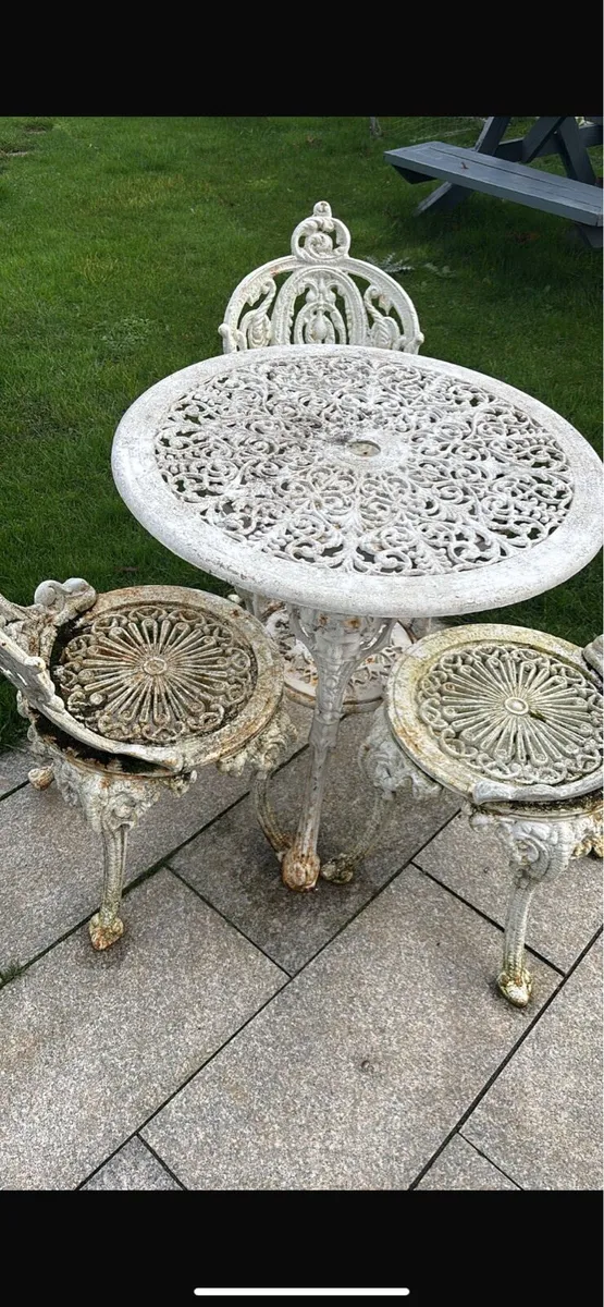 Antique table and chairs - Image 3