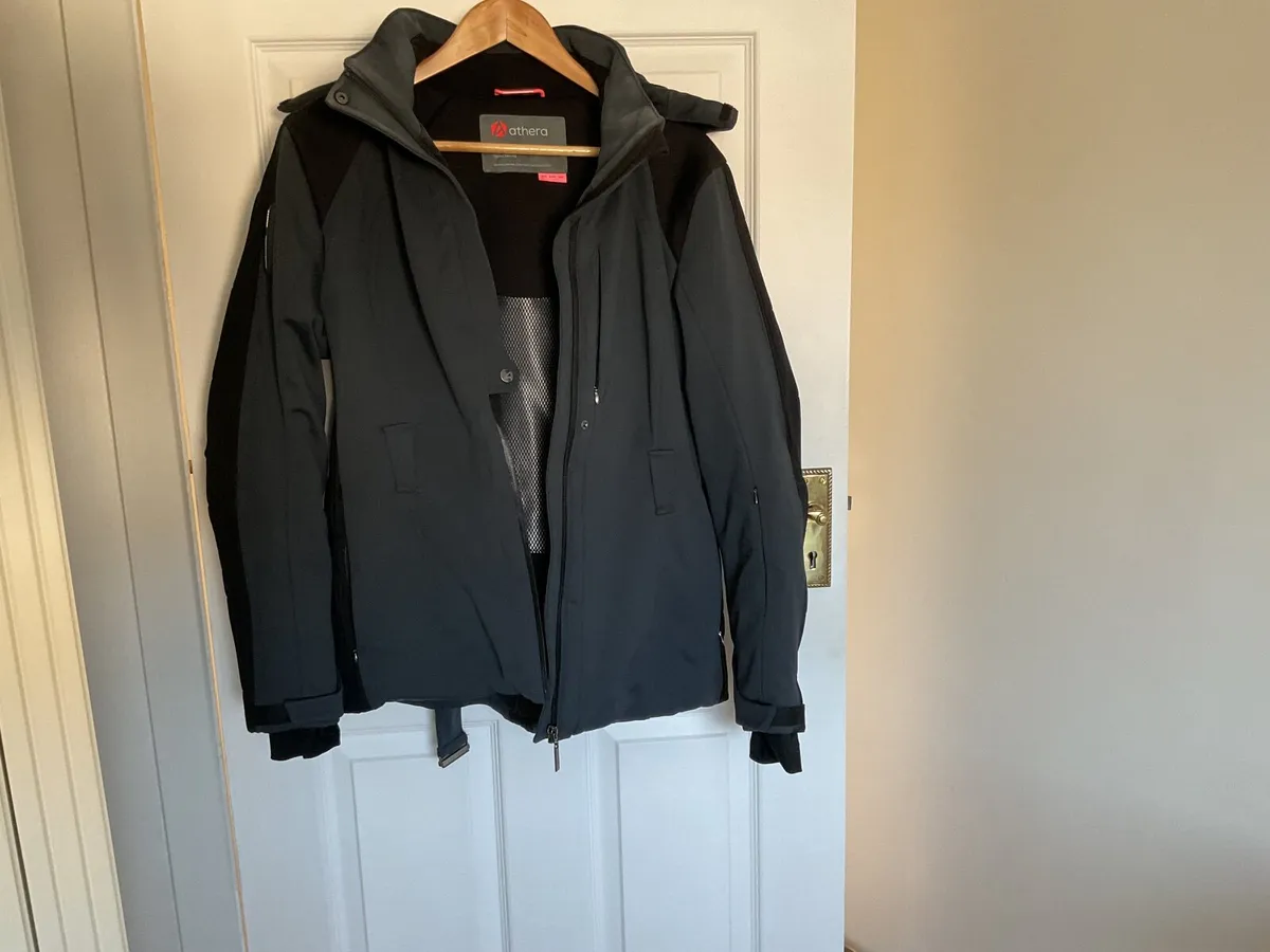 Ladies ski jacket and trousers. Also ski googles. - Image 1