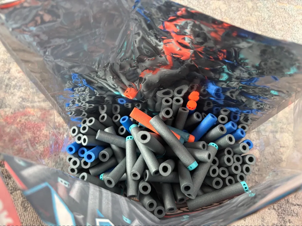 Nerf gun pack- gun, darts and target - Image 2