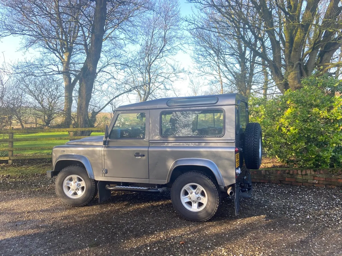 Land Rover Defender 2014 - Image 4