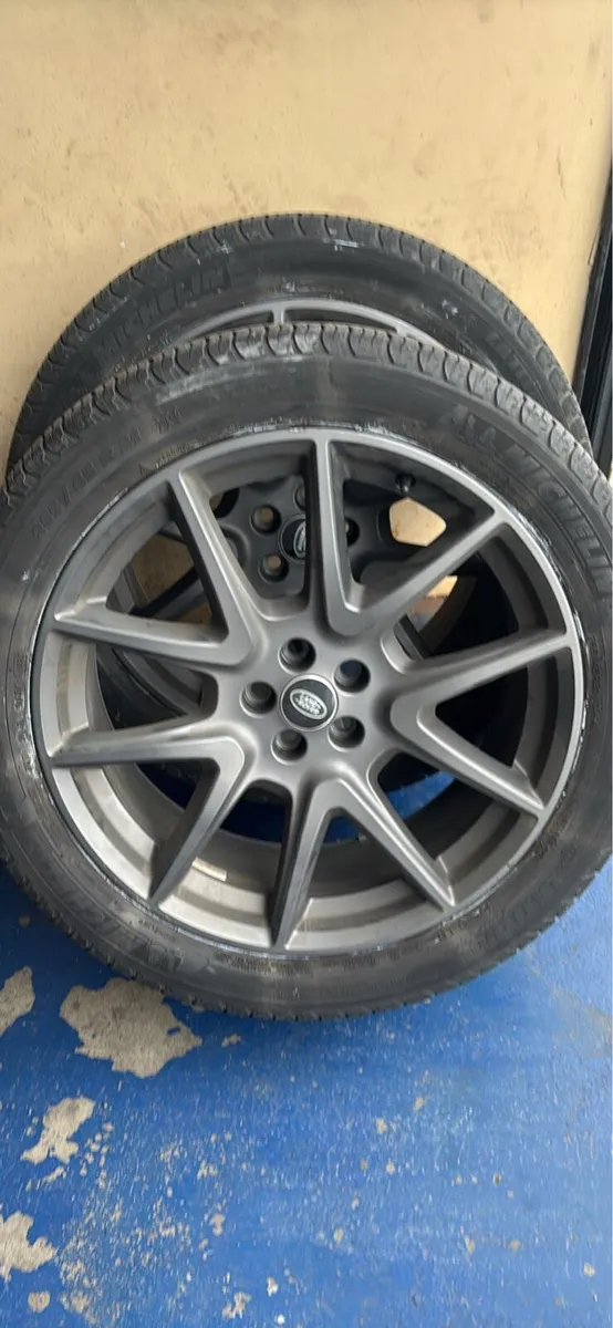 Landrover alloy wheels - Image 1