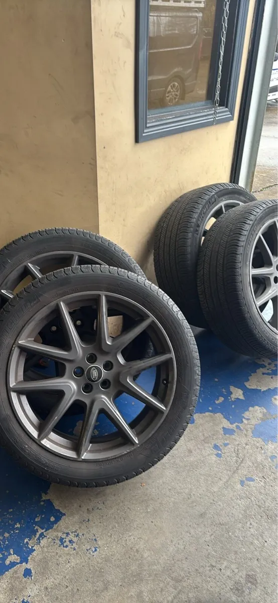 Landrover alloy wheels - Image 2
