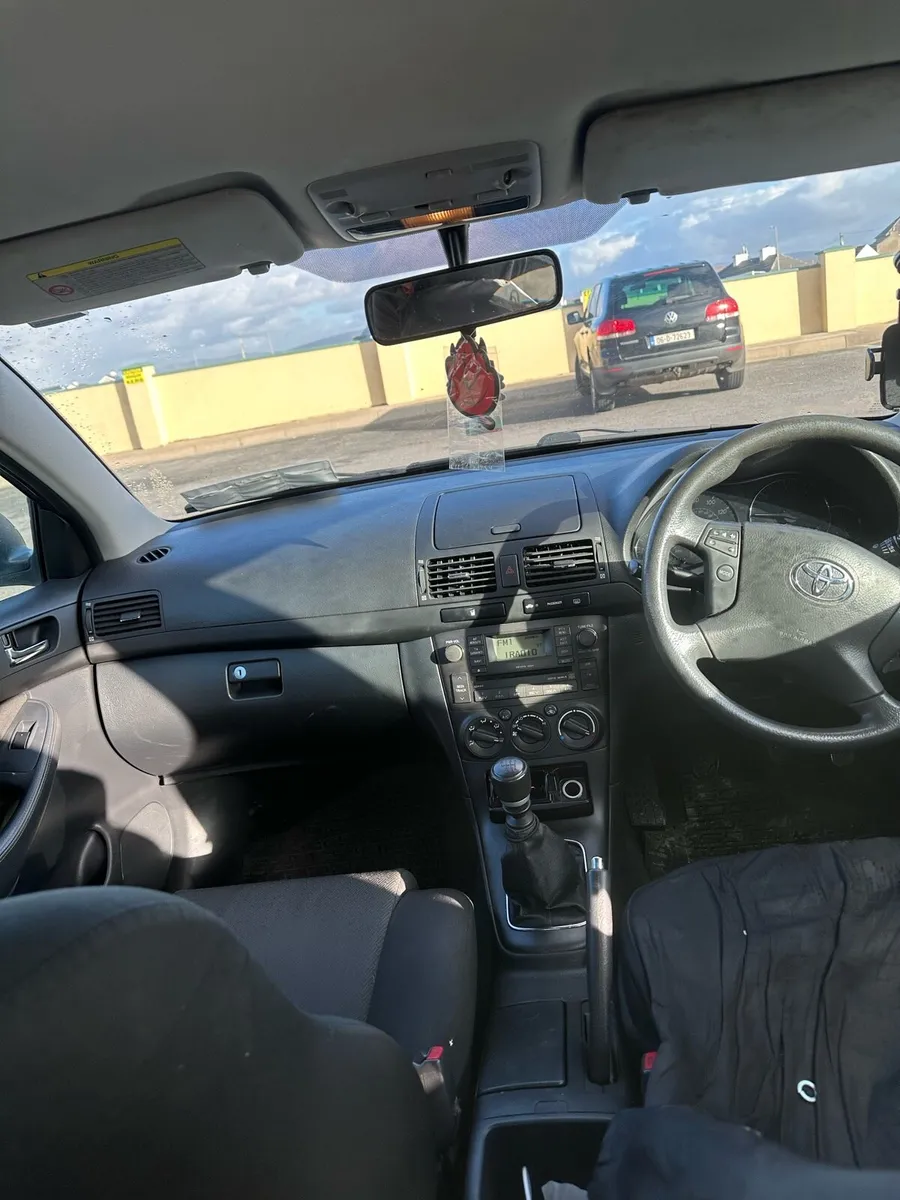 Toyota Avensis - Image 4