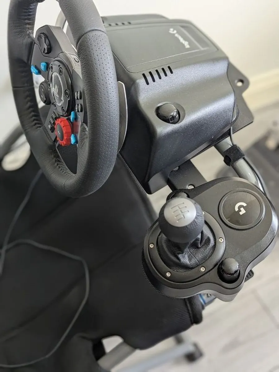 Logitech G29 Driving Wheel + PLAYSEAT Challenge X + Shifter - Image 2