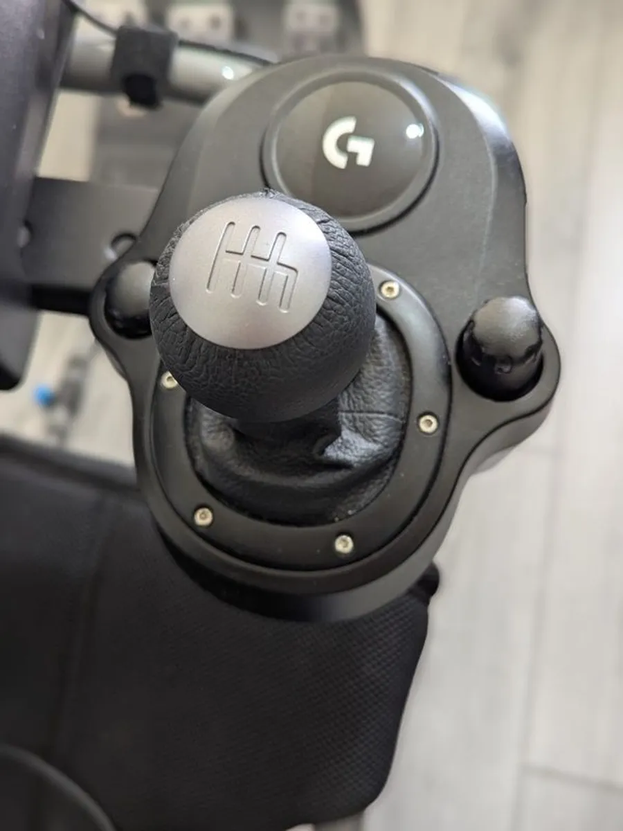 Logitech G29 Driving Wheel + PLAYSEAT Challenge X + Shifter - Image 3
