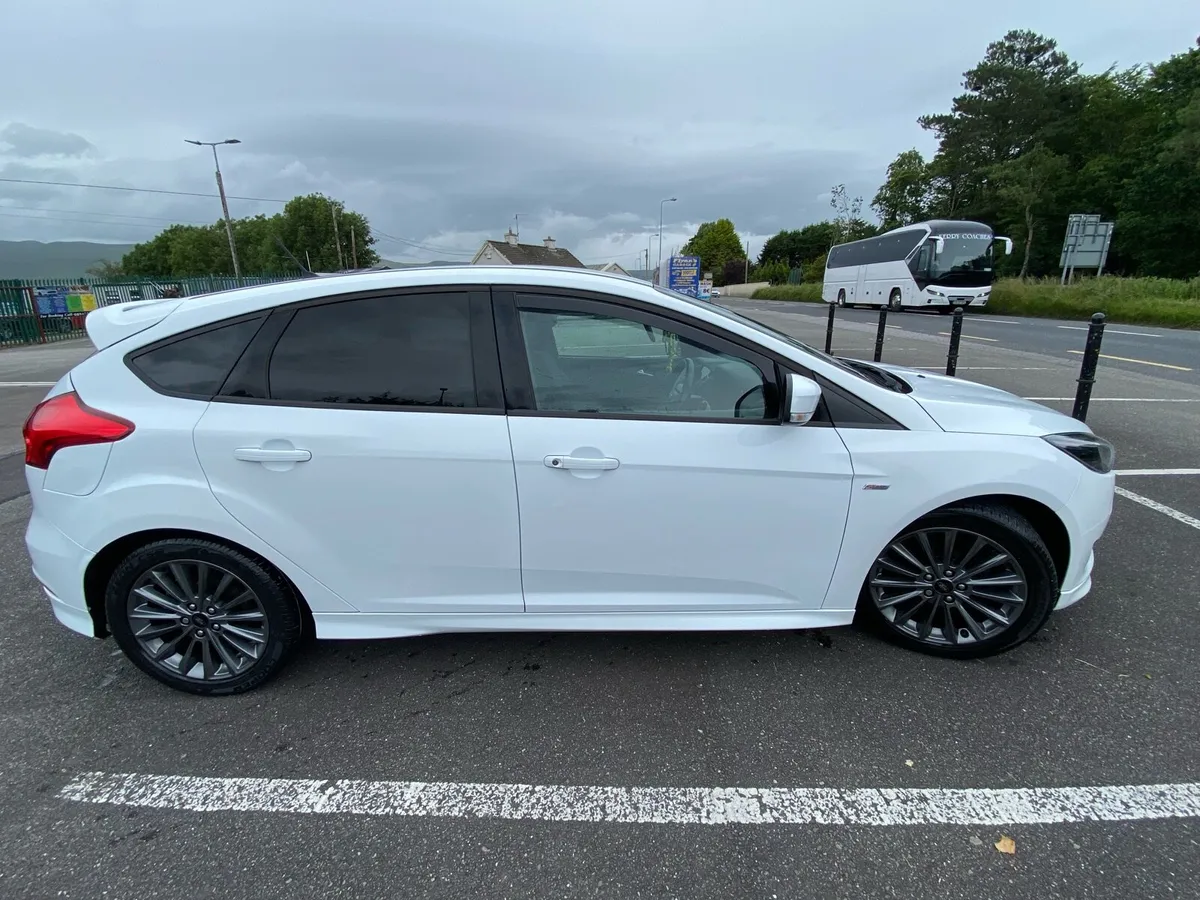 Ford Focus ST Line 2018 - Image 1