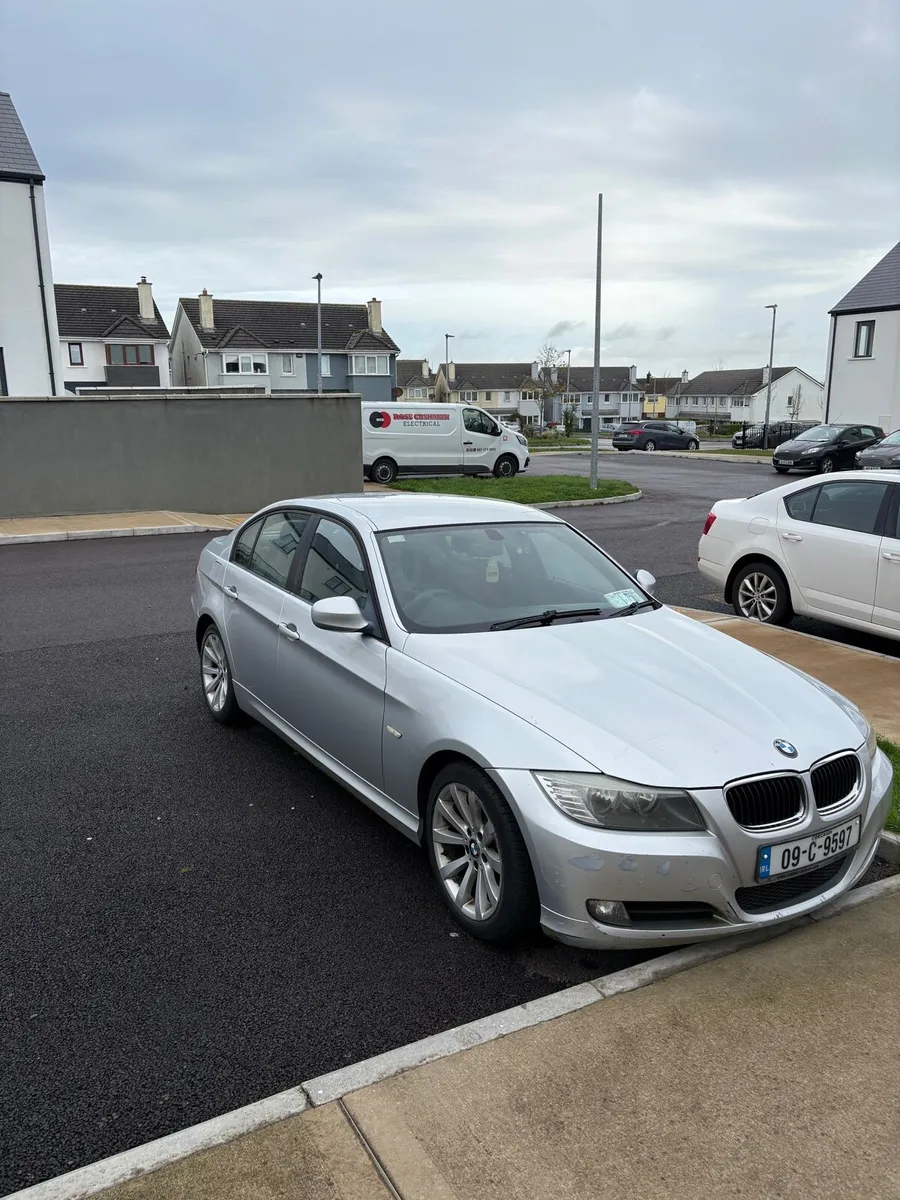 2009 BMW 318d – Manual – 235,750 km - Image 2