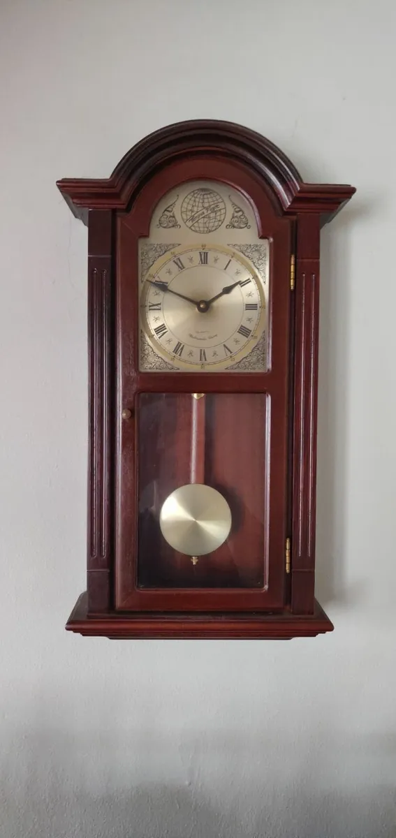 Pendulum wall clock