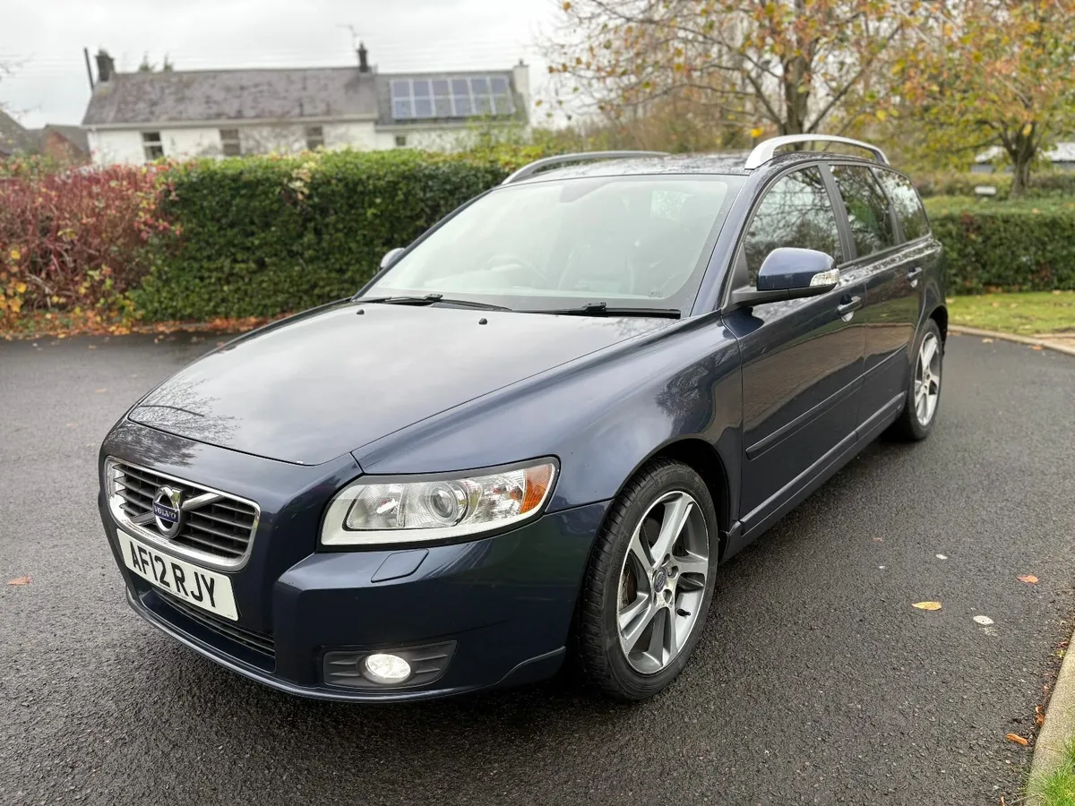 Volvo V50 2012 - Image 1