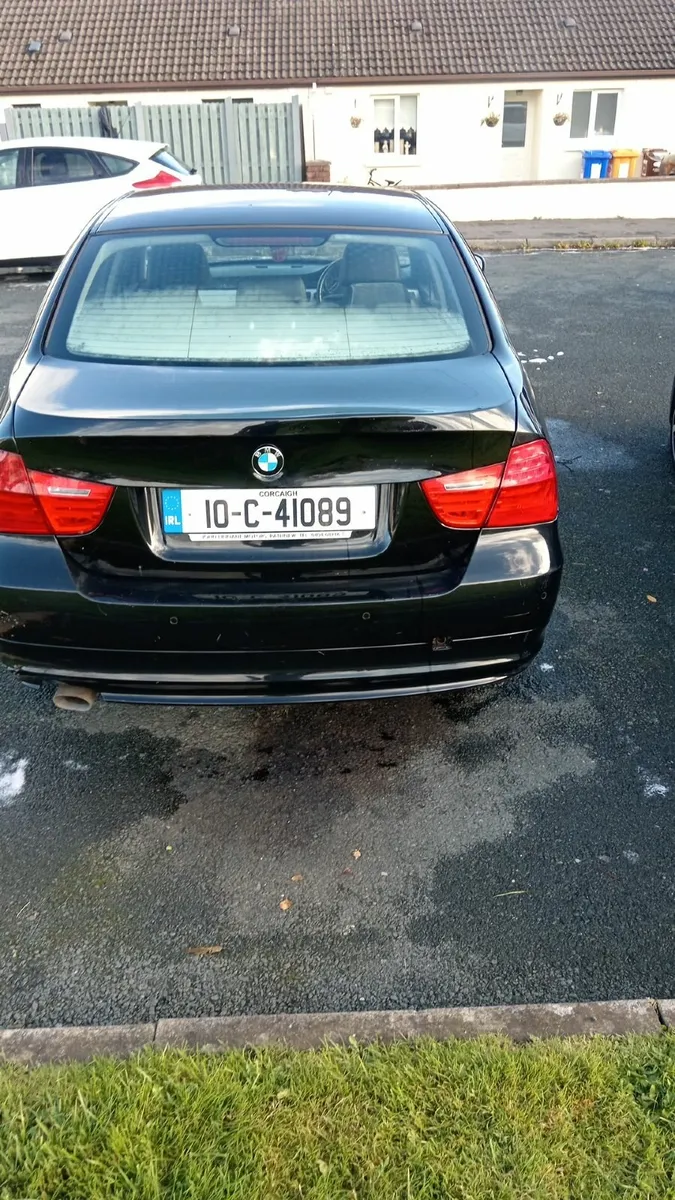 BMW 3-Series 2010 - Image 4