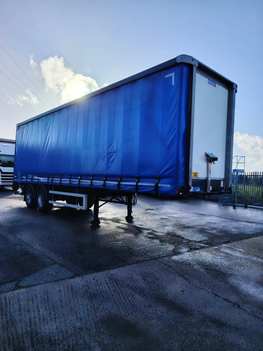 2018 Urban Curtainsider 34 foot Long Montracon - Image 4