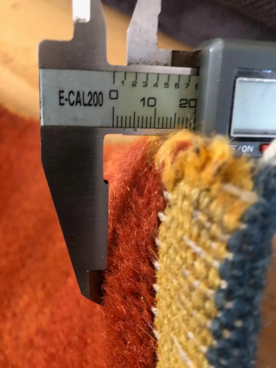 Large, Thick Rug 170cm x 240cm - Image 3