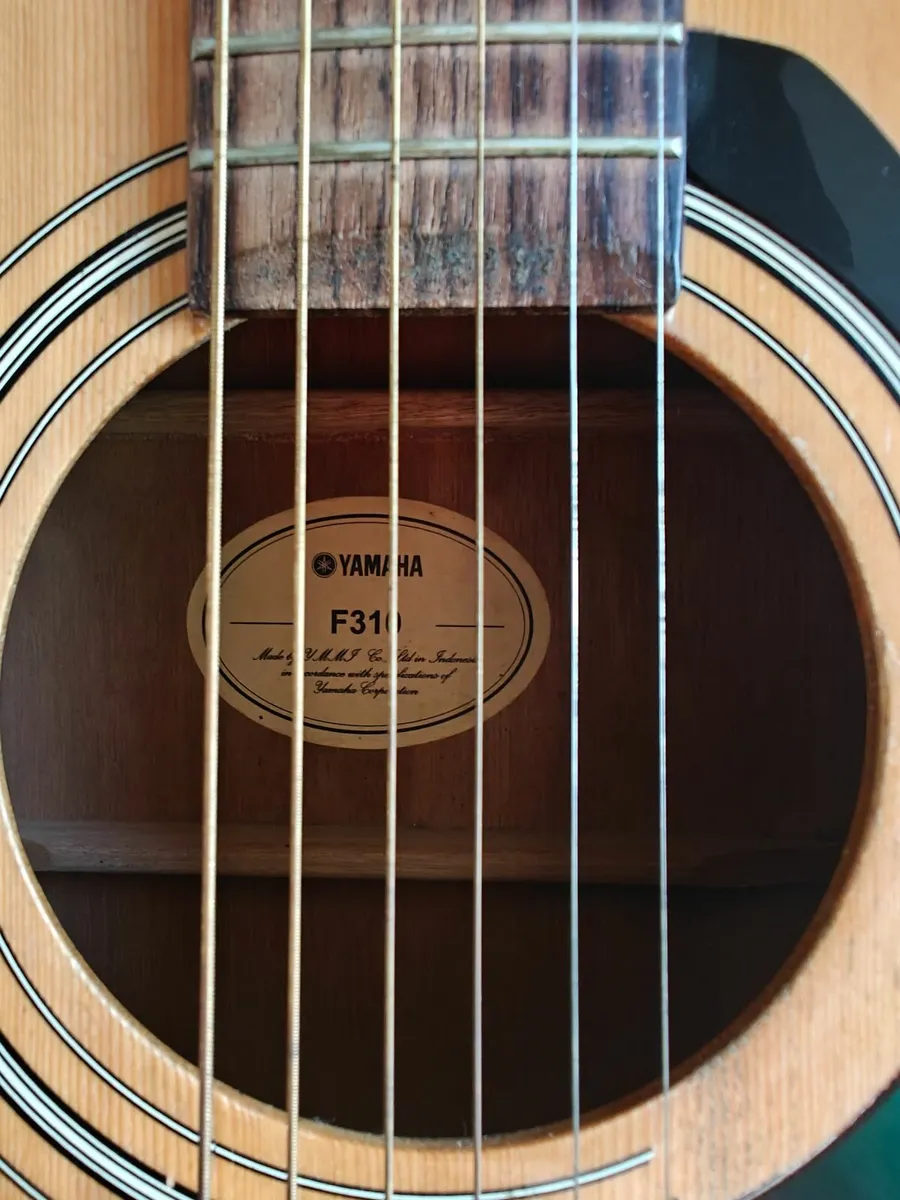 Guitar Yamaha F310 - Image 2